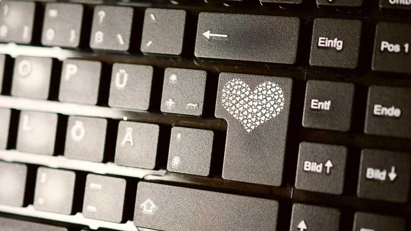 How to Spot Fake Photos and Stolen Pictures on Dating Profiles