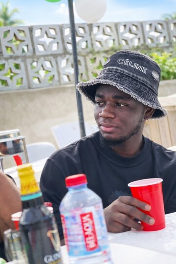 Black arrow, 24 Oshodi-Isolo, Lagos, Nigeria